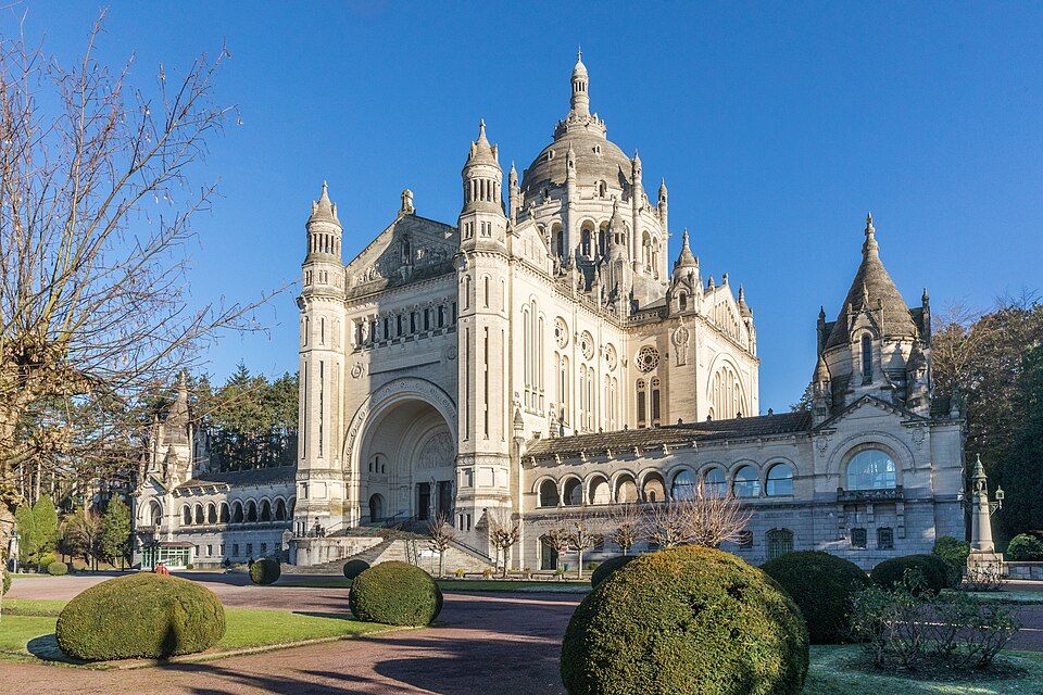 Basilica of Sainte-Thérèse de Lisieux 1