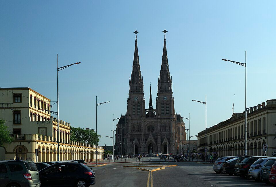 Basilica of Our Lady of Luján 4